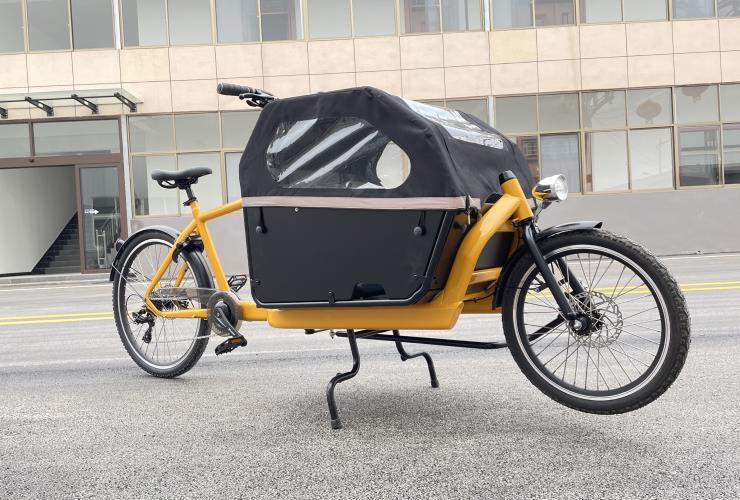 The Agile Workhorses of Urban Delivery:Two-Wheeled Cargo Bikes Take the Lead
